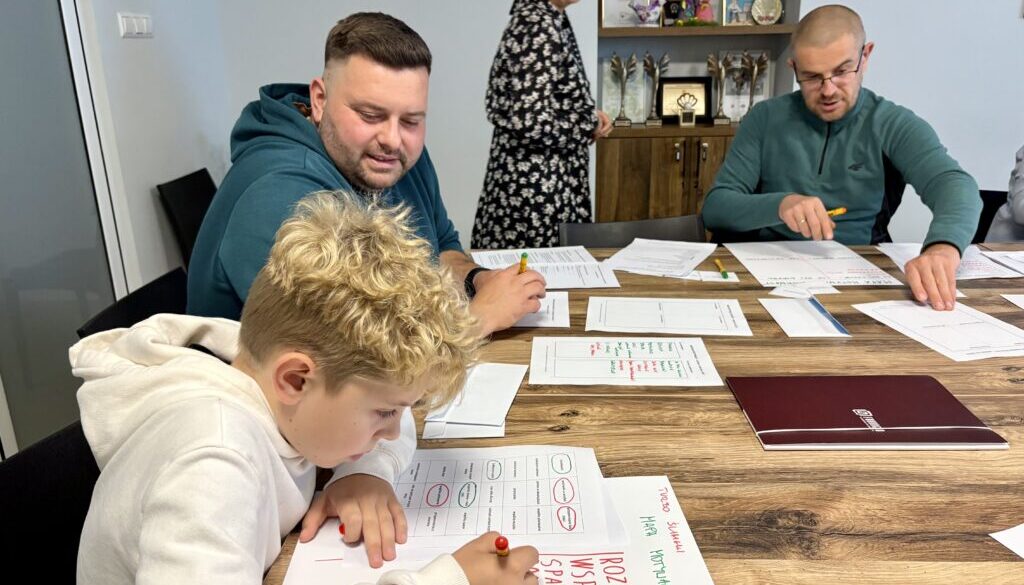 warsztat_motywacyjny_praca_Marcin_Kacper_Stefan_08_10_25_s